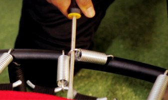 ¿Cómo cambiar un resorte de tu mini trampolín?